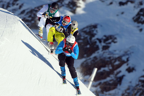 Đội tuyển trượt tuyết Quốc gia Pháp gồm 12 thành viên
